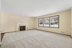 1051 Tiller Ln, Shoreview, MN 55126 - Photo 10