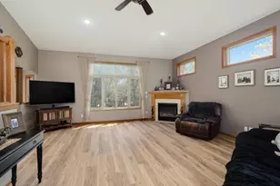 10154 Noble Ct N, Brooklyn Park, MN 55443 - Photo 6