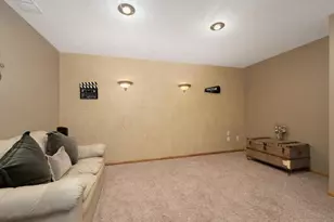 10154 Noble Ct N, Brooklyn Park, MN 55443 - Photo 26