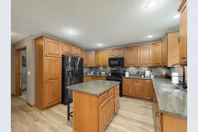 10154 Noble Court N, Brooklyn Park, MN 55443 - Photo 12