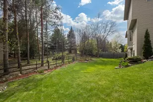 10154 Noble Ct N, Brooklyn Park, MN 55443 - Photo 32