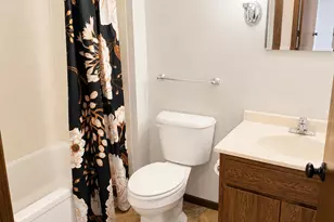 208 14th Ave NE, Waseca, MN 56093 - Photo 8