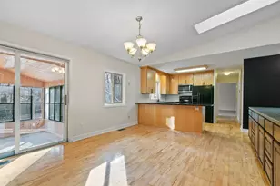 1382 Lakeside Cir, Eagan, MN 55123 - Photo 4