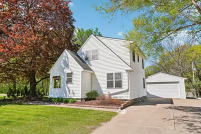 7710 Groveland Road, Mounds View, MN 55112 - Photo 4