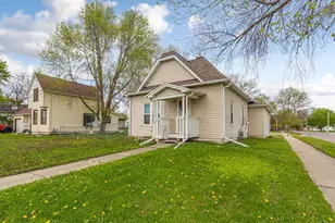 75 S Montgomery Ave, Le Center, MN 56057 - Photo 2