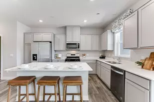 17120 Dysart Pl, Lakeville, MN 55044 - Photo 2