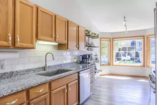 1020 Primrose Ln, Waconia, MN 55387 - Photo 6