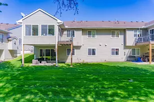 1020 Primrose Ln, Waconia, MN 55387 - Photo 8