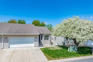 1020 Primrose Ln, Waconia, MN 55387 - Photo 2