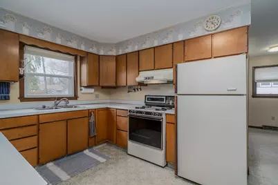 109 E 8th Street, Crookston, MN 56716 - Photo 4