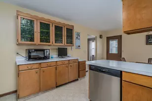 109 E 8th St, Crookston, MN 56716 - Photo 6