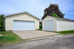 671 E King St, Winona, MN 55987 - Photo 26