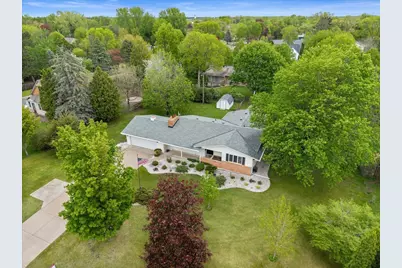 822 Dellwood Street S, Cambridge, MN 55008 - Photo 2