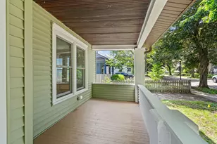 1024 Victoria St N, Saint Paul, MN 55103 - Photo 4