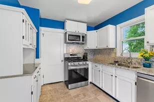 1024 Victoria St N, Saint Paul, MN 55103 - Photo 30
