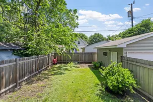1024 Victoria St N, Saint Paul, MN 55103 - Photo 8