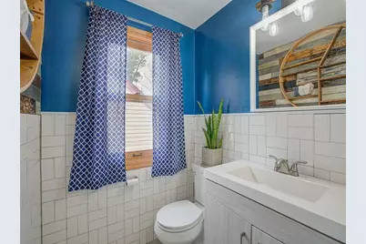 2011 Vincent Avenue N, Minneapolis, MN 55411 - Photo 12