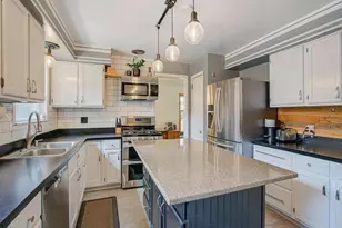 2011 Vincent Ave N, Minneapolis, MN 55411 - Photo 6