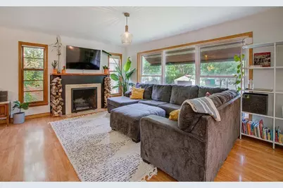 2011 Vincent Avenue N, Minneapolis, MN 55411 - Photo 4