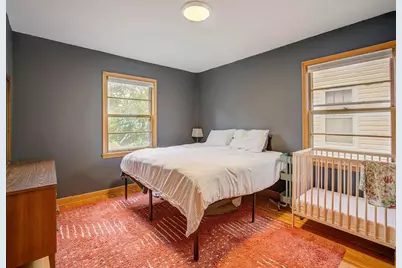 2011 Vincent Avenue N, Minneapolis, MN 55411 - Photo 8