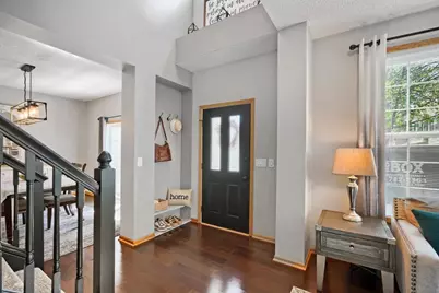 890 Braunworth Court, Chaska, MN 55318 - Photo 2