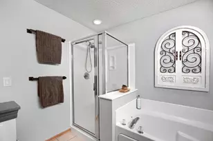 890 Braunworth Ct, Chaska, MN 55318 - Photo 22