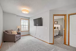 890 Braunworth Ct, Chaska, MN 55318 - Photo 14