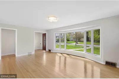 915 Nebraska Avenue W, Saint Paul, MN 55117 - Photo 4