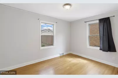 915 Nebraska Avenue W, Saint Paul, MN 55117 - Photo 18