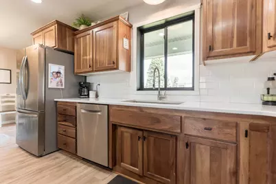 506 E Summit Street, Battle Lake, MN 56515 - Photo 22