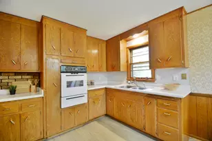 6494 Berkshire Ln N, Maple Grove, MN 55311 - Photo 4