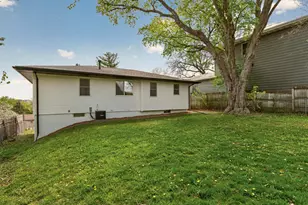 427 21st Ave SW, Rochester, MN 55902 - Photo 2