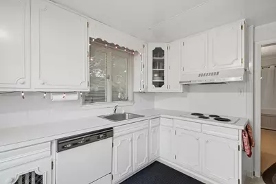 589 Lexington Parkway N, Saint Paul, MN 55104 - Photo 2