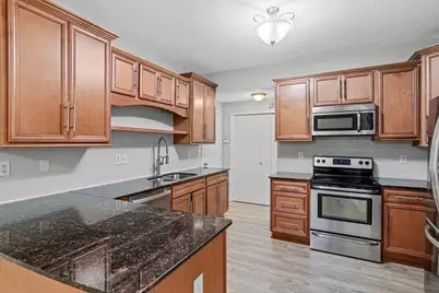 1234 Crystal Place E, Chaska, MN 55318 - Photo 12