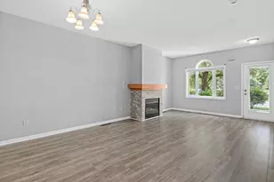 1234 Crystal Pl E, Chaska, MN 55318 - Photo 8