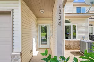 1234 Crystal Pl E, Chaska, MN 55318 - Photo 4