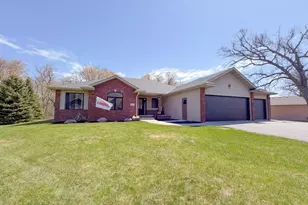 1804 Aspen Dr, Detroit Lakes, MN 56501 - Photo 1