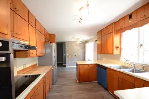 621 W Crescent Ln, Litchfield, MN 55355 - Photo 4