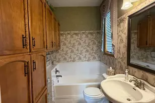 504 N Estey St, Luverne, MN 56156 - Photo 8