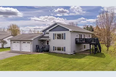 339 11th Street NE, Milaca, MN 56353 - Photo 2
