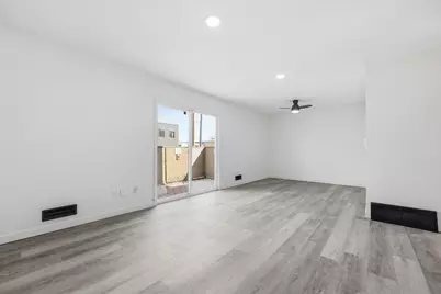 323 E 43rd Street, Minneapolis, MN 55409 - Photo 10