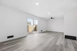 323 E 43rd St, Minneapolis, MN 55409 - Photo 10
