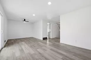 323 E 43rd St, Minneapolis, MN 55409 - Photo 12