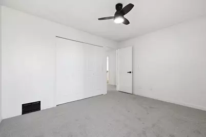 323 E 43rd Street, Minneapolis, MN 55409 - Photo 20