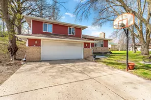713 7th Ave Cir SE, Pelican Rapids, MN 56572 - Photo 1