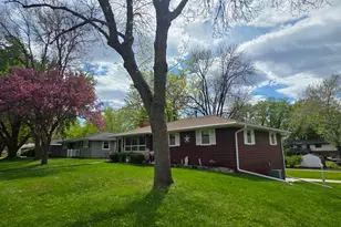 1702 Frank Hall Dr, Albert Lea, MN 56007 - Photo 4