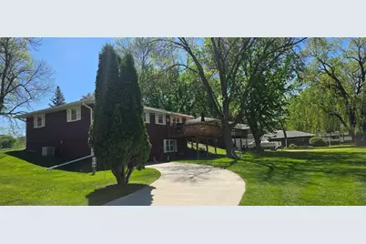 1702 Frank Hall Drive, Albert Lea, MN 56007 - Photo 10