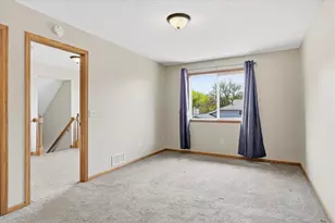 6762 Gretchen Ct N, Oakdale, MN 55128 - Photo 28