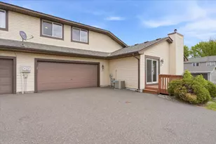 6762 Gretchen Ct N, Oakdale, MN 55128 - Photo 6