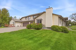 6762 Gretchen Ct N, Oakdale, MN 55128 - Photo 4
